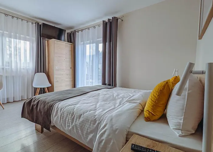 Bed & Breakfast Rezydencja Pod Ochorowiczowka