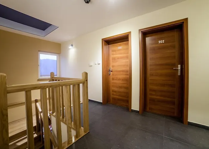 Bed & Breakfast Rezydencja Pod Ochorowiczowka 3*