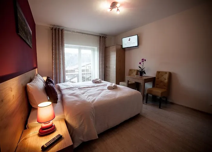 Bed & Breakfast Rezydencja Pod Ochorowiczowka